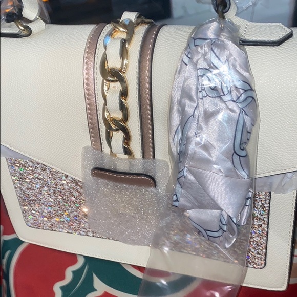 Aldo Cream and Gold Glitter Handbag/Crossbody - Picture 6 of 11